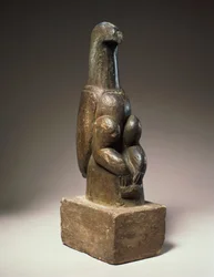 Ristade täljstensfågel, zimbabwisk, 1200-1400-tal (steatit)